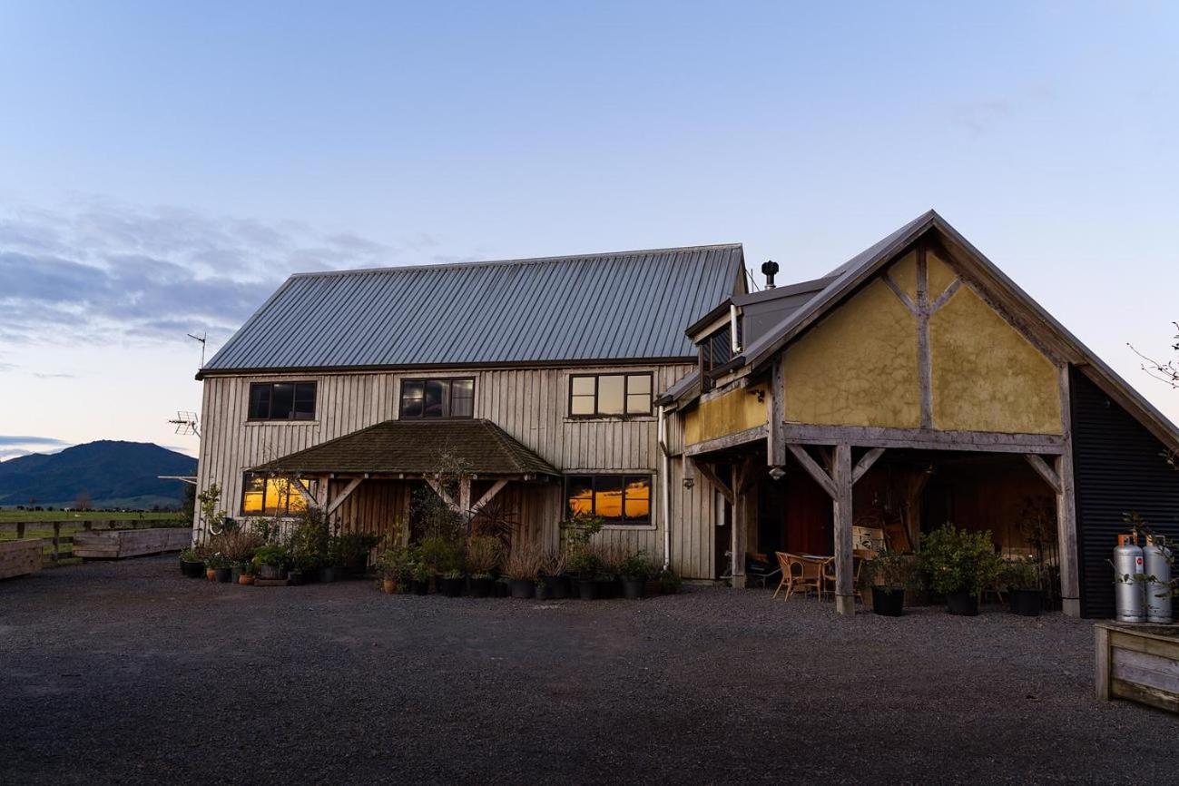 Housewithnonails Bed and Breakfast Matamata Exteriör bild